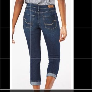 Women's Modern Capri